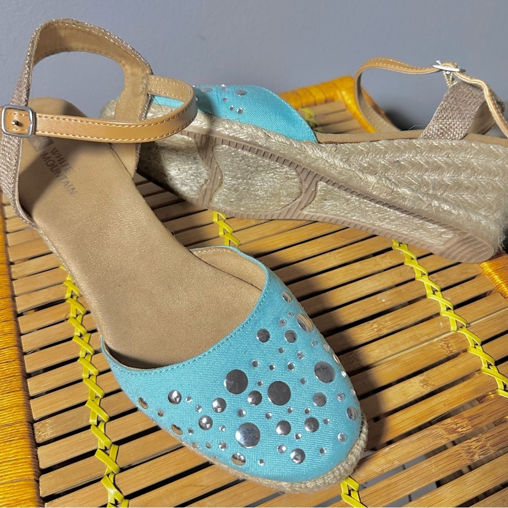 White Mountain Turquoise Color Sandals Size 9